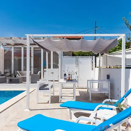 Amazing Two Studio With Pool * Pula