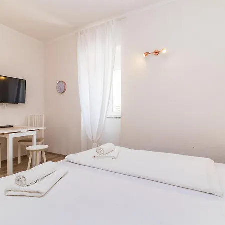 Appartement Amazing Two Studio With Pool Pula
