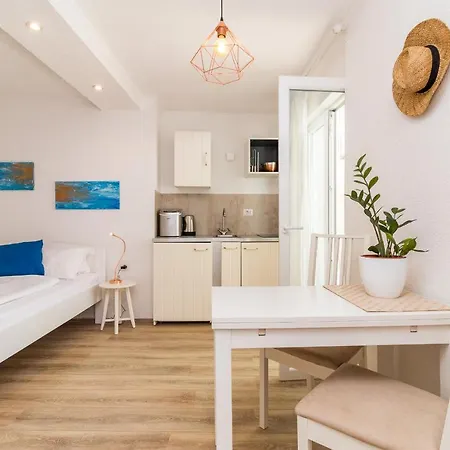 Amazing Two Studio With Pool Appartement *